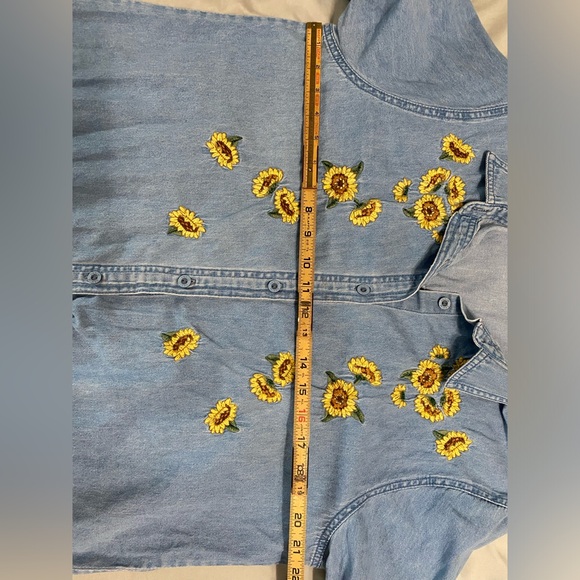 Vintage Denim Sunflower Shirt Womans Large L Blue Chambray Button Up Embroidered - Picture 8 of 11